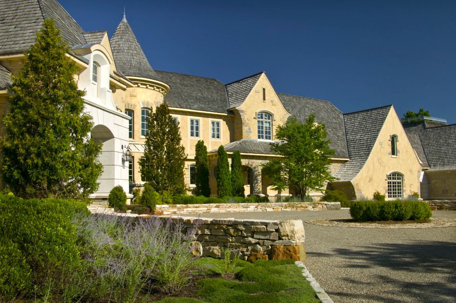 Archive 025: a traditional new-construction home by Mosher Dolan