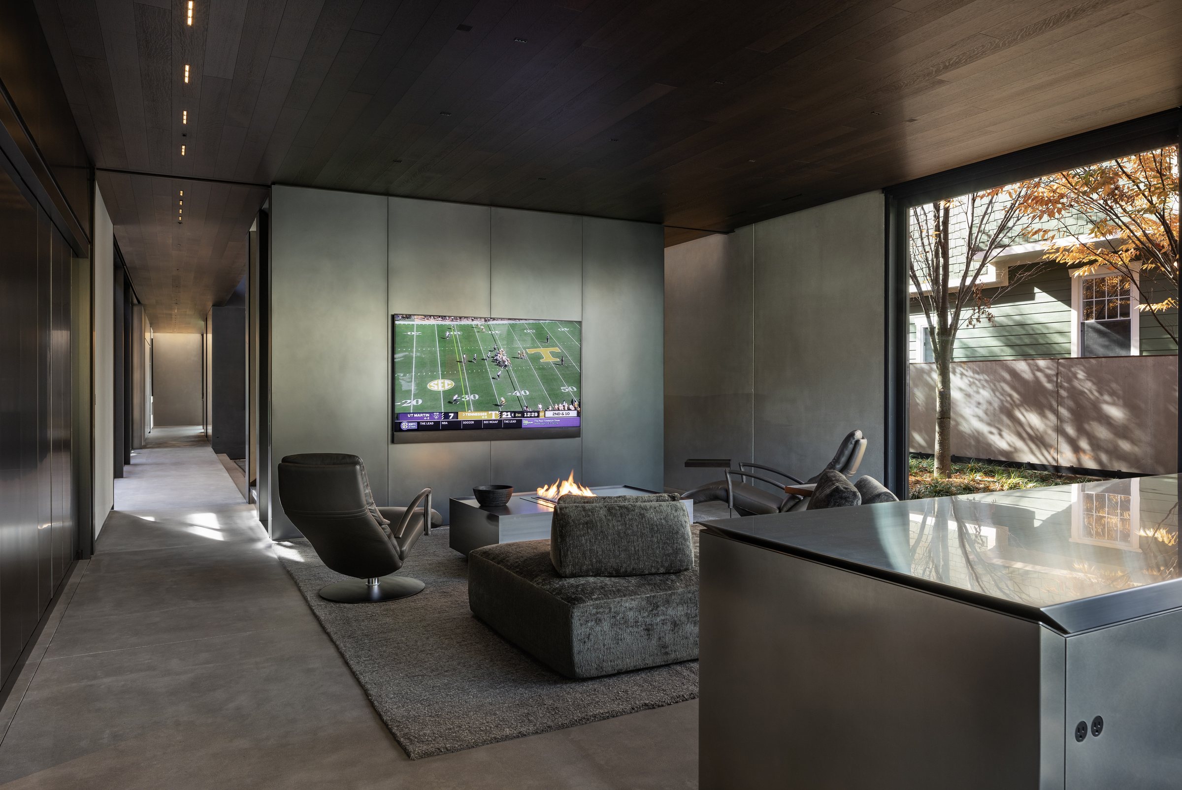 Modern lounge, built by Mosher Dolan